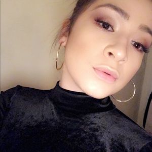 Meet your Posher, Angelika